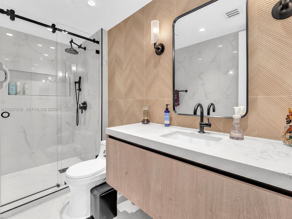 For Sale: $1,350,000 (2 beds, 2 baths, 1825 Square Feet)