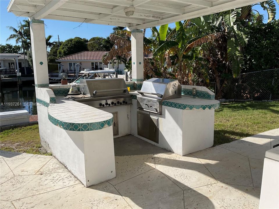 En Venta: $1,799,000 (3 camas, 3 baños, 2298 Pies cuadrados)