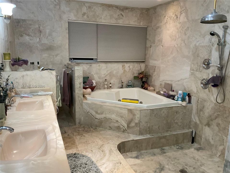 En Venta: $1,799,000 (3 camas, 3 baños, 2298 Pies cuadrados)