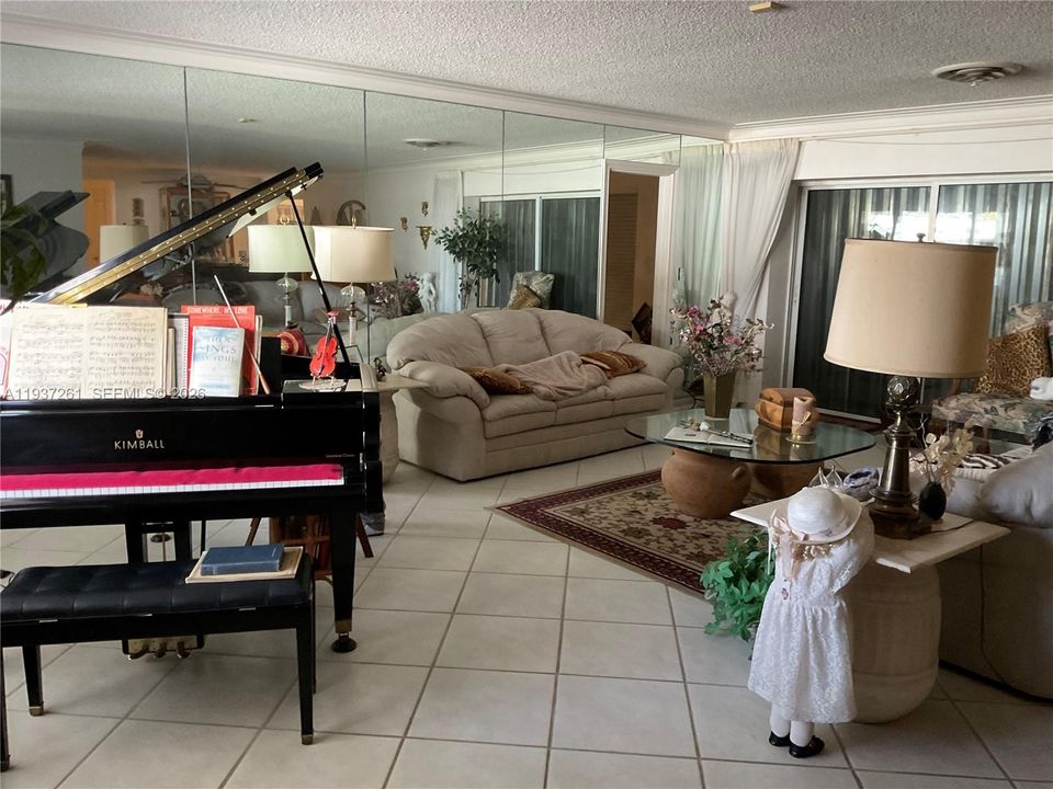 En Venta: $1,799,000 (3 camas, 3 baños, 2298 Pies cuadrados)