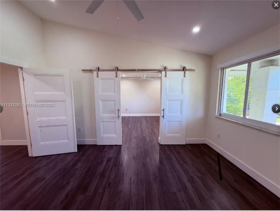 合同活跃: $4,500 (4 贝兹, 2 浴室, 2820 平方英尺)