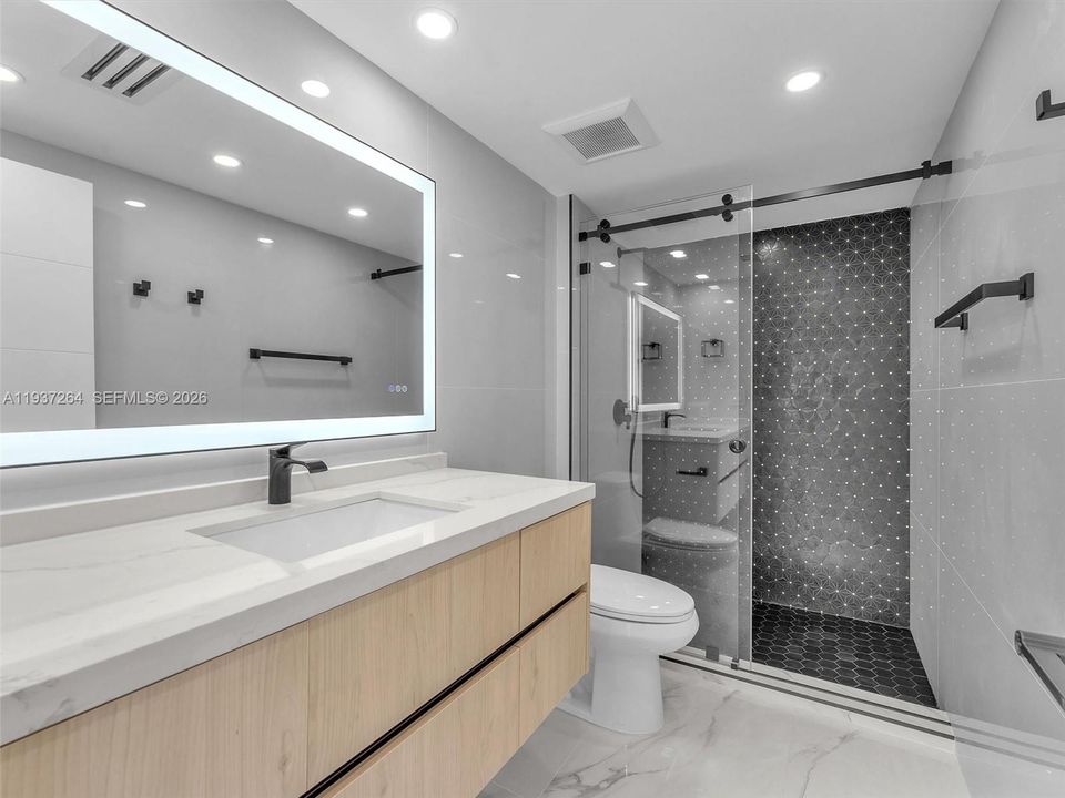 For Sale: $1,050,000 (3 beds, 2 baths, 1887 Square Feet)