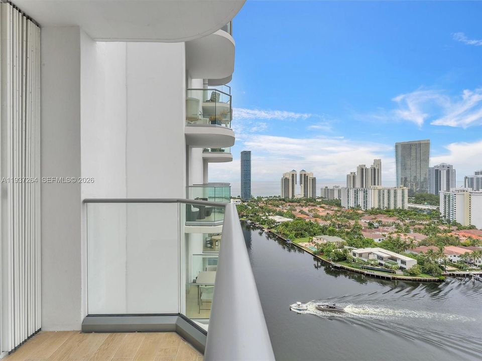 For Sale: $1,050,000 (3 beds, 2 baths, 1887 Square Feet)