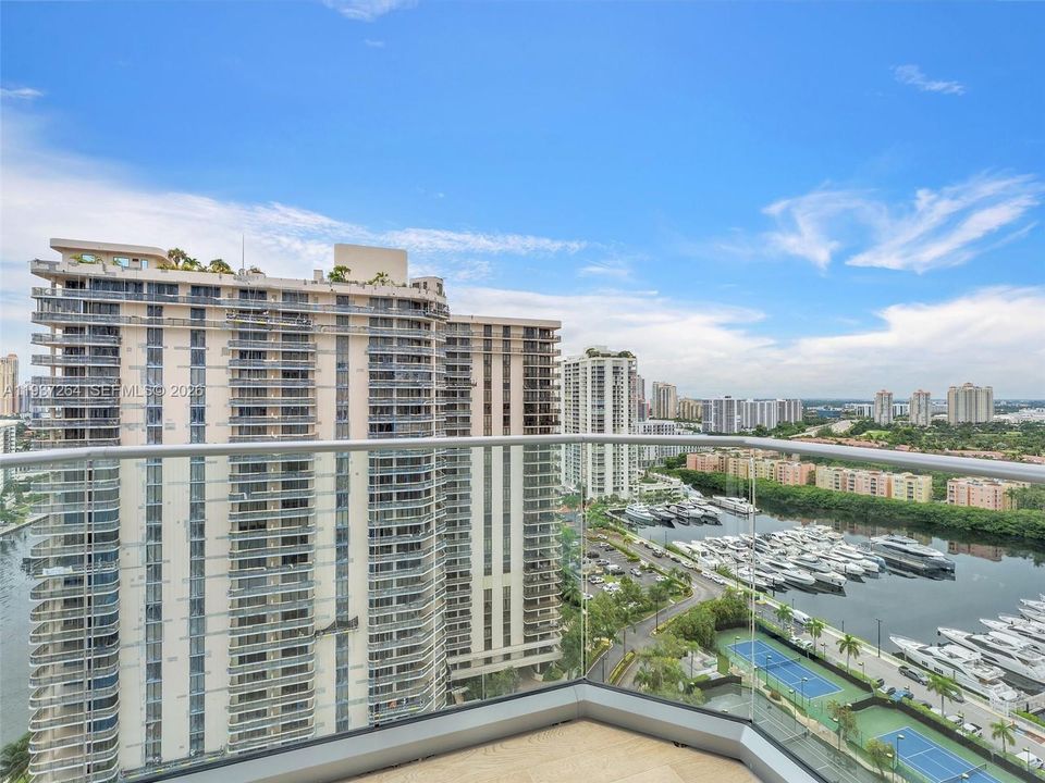 For Sale: $1,050,000 (3 beds, 2 baths, 1887 Square Feet)