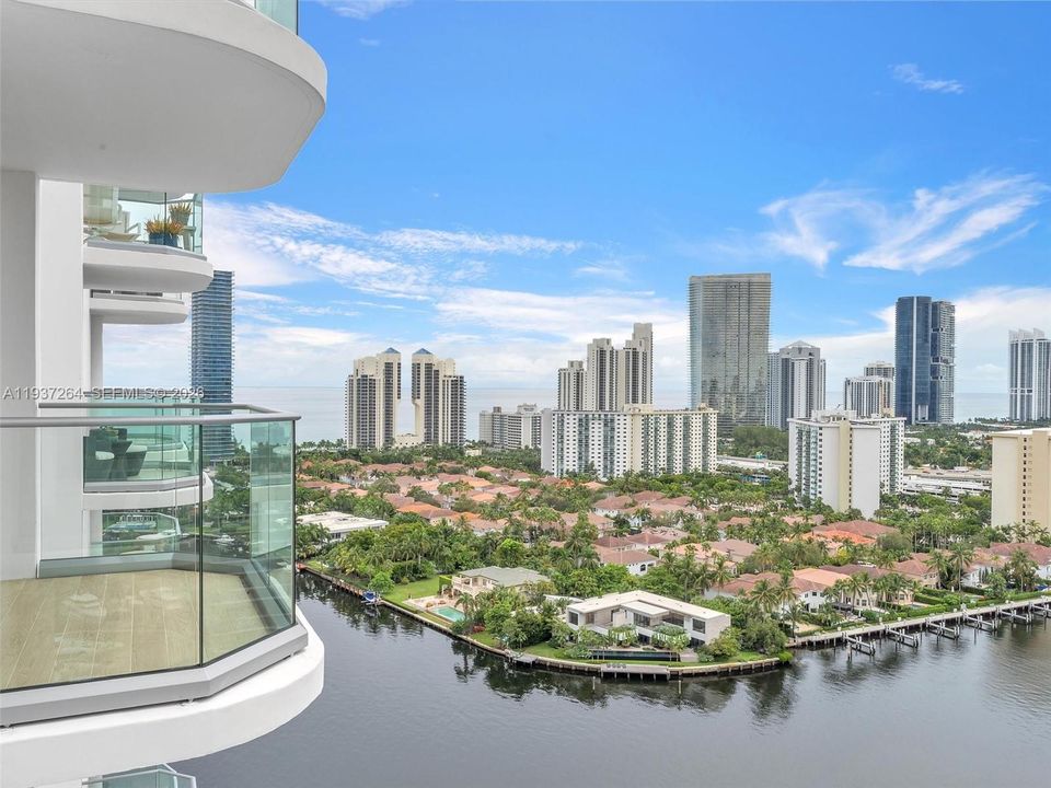 For Sale: $1,050,000 (3 beds, 2 baths, 1887 Square Feet)