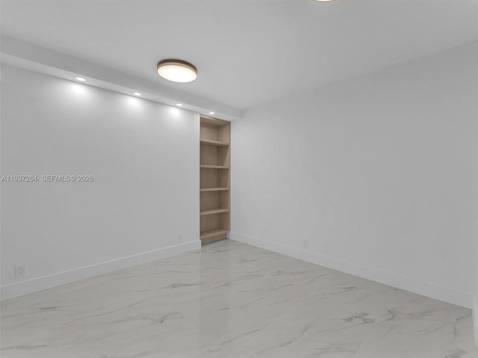 For Sale: $1,050,000 (3 beds, 2 baths, 1887 Square Feet)