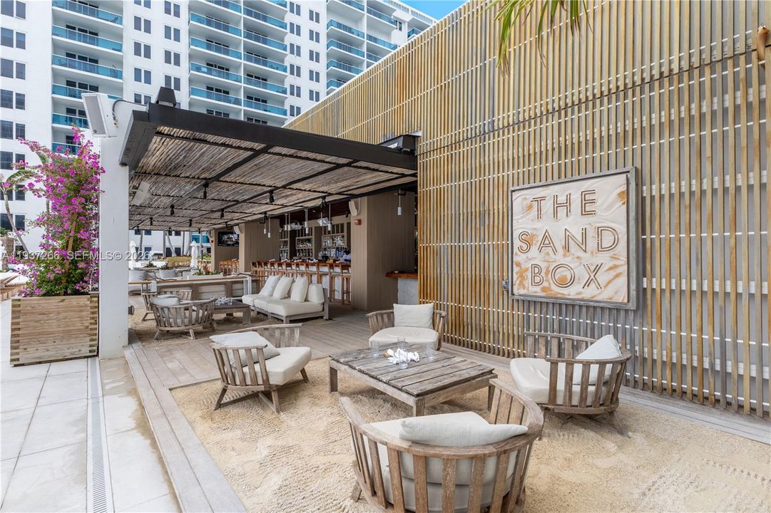 待售: $3,400,000 (3 贝兹, 2 浴室, 1860 平方英尺)