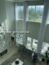 В аренду: $10,800 (6 спален, 3 ванн, 3810 Квадратных фут)