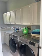 В аренду: $10,800 (6 спален, 3 ванн, 3810 Квадратных фут)