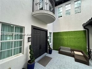 В аренду: $10,800 (6 спален, 3 ванн, 3810 Квадратных фут)