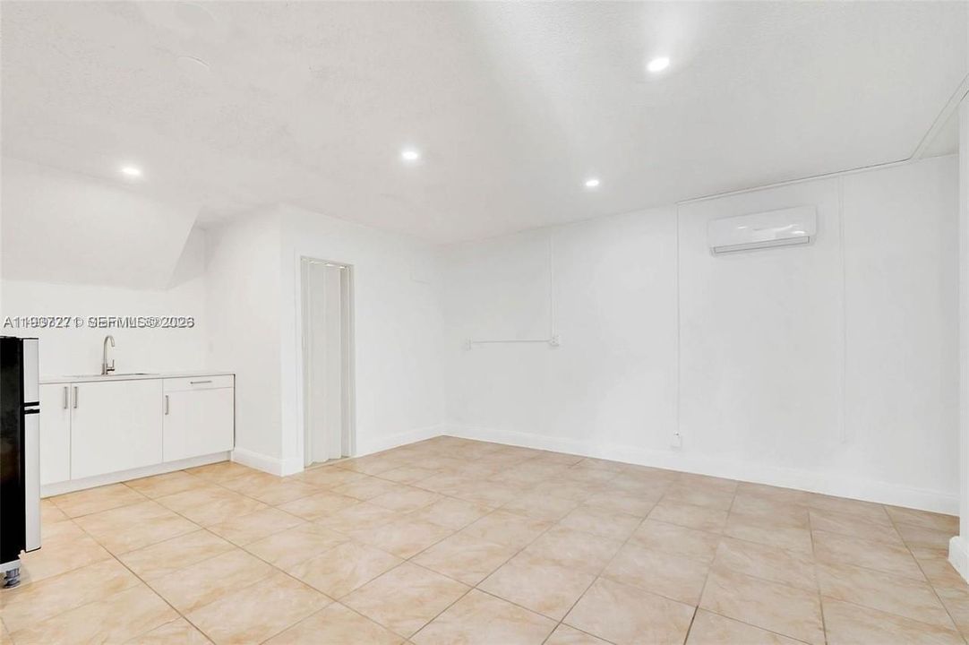 В аренду: $1,550 (1 спален, 1 ванн, 500 Квадратных фут)