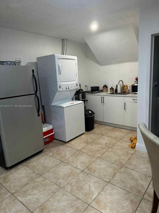 В аренду: $1,550 (1 спален, 1 ванн, 500 Квадратных фут)