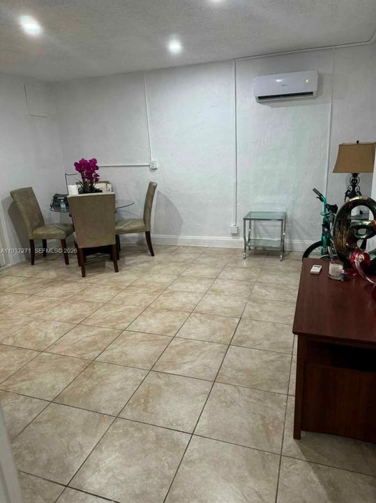 В аренду: $1,550 (1 спален, 1 ванн, 500 Квадратных фут)