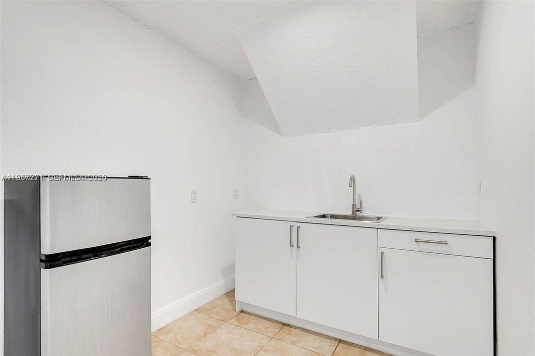 В аренду: $1,550 (1 спален, 1 ванн, 500 Квадратных фут)