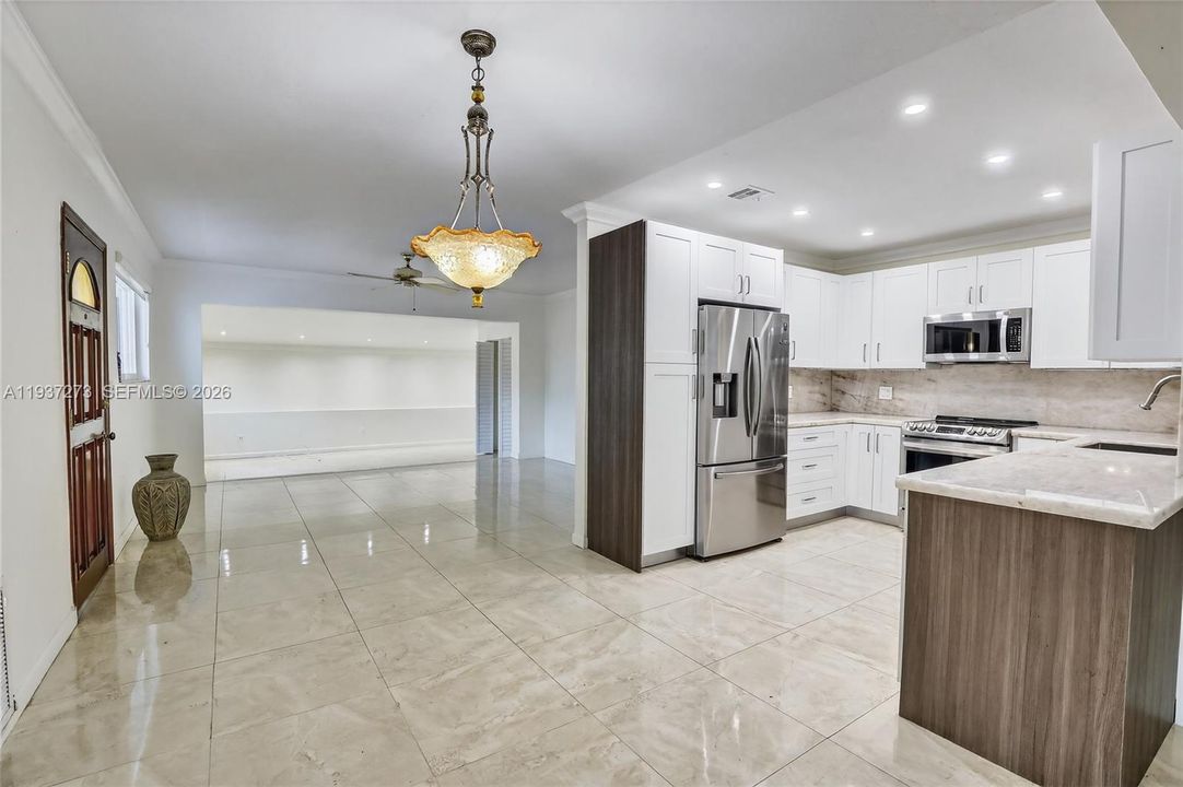 出租: $4,650 (3 贝兹, 2 浴室, 1784 平方英尺)