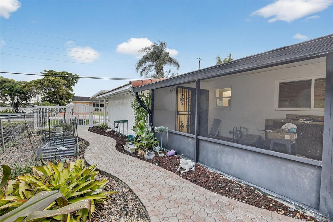 出租: $4,650 (3 贝兹, 2 浴室, 1784 平方英尺)