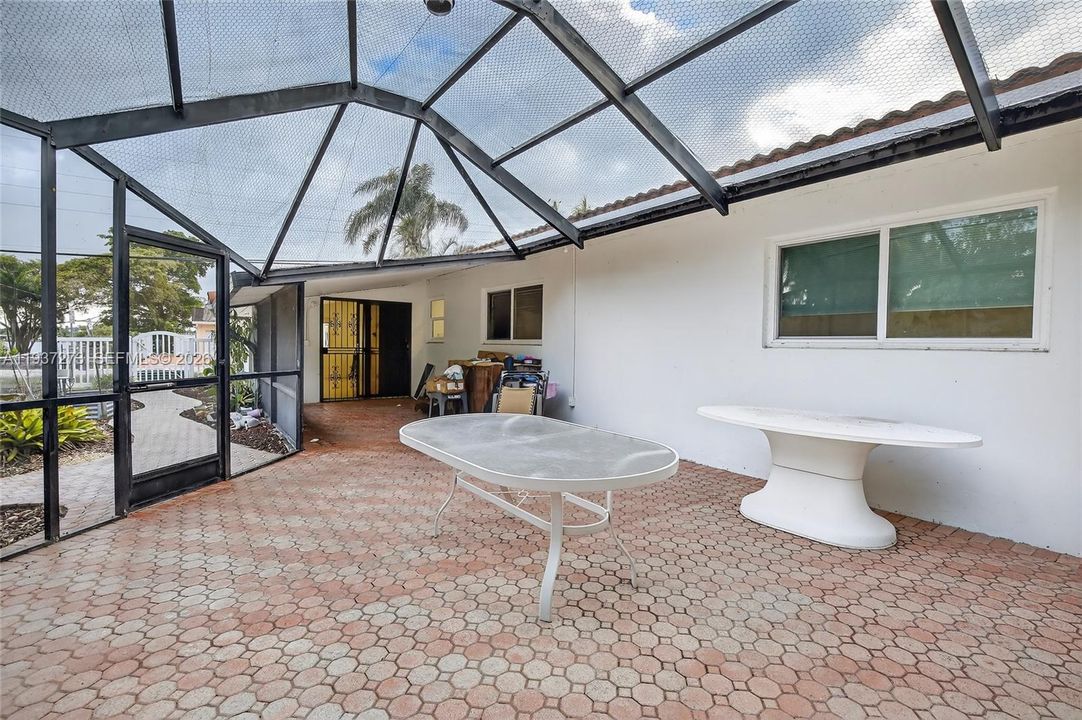 出租: $4,650 (3 贝兹, 2 浴室, 1784 平方英尺)