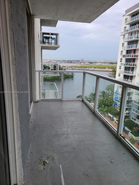 出租: $2,400 (2 贝兹, 2 浴室, 923 平方英尺)