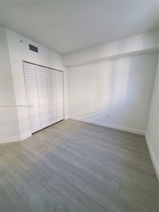 出租: $2,400 (2 贝兹, 2 浴室, 923 平方英尺)