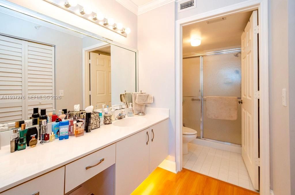 For Sale: $255,000 (2 beds, 2 baths, 1370 Square Feet)