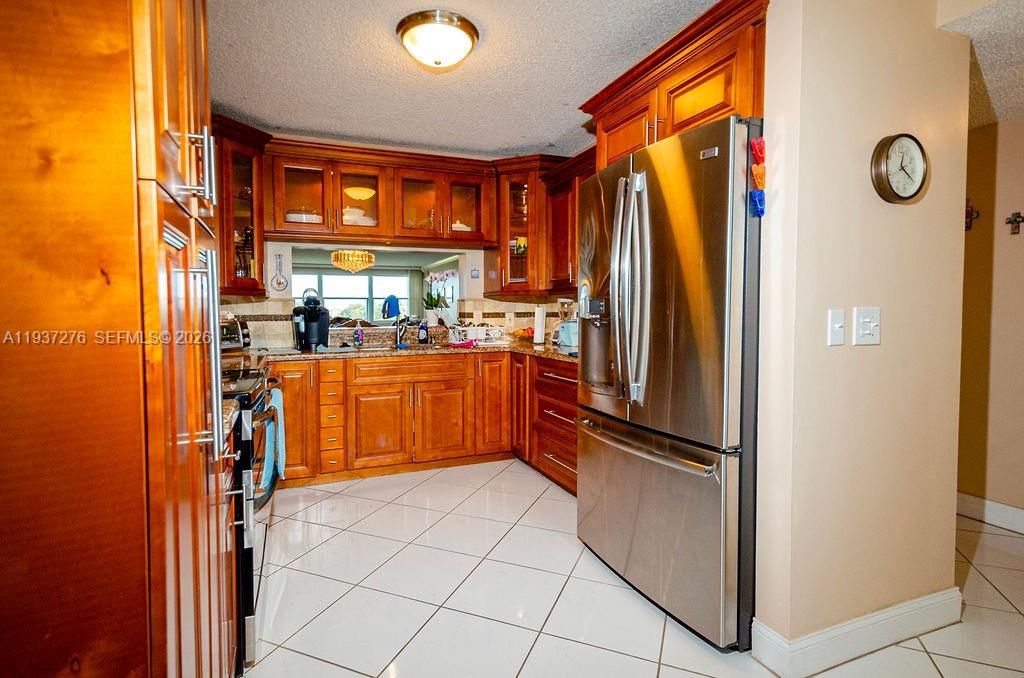 For Sale: $255,000 (2 beds, 2 baths, 1370 Square Feet)