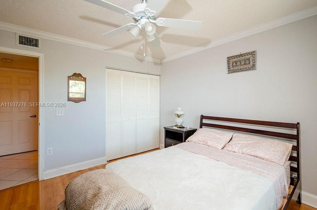 For Sale: $255,000 (2 beds, 2 baths, 1370 Square Feet)