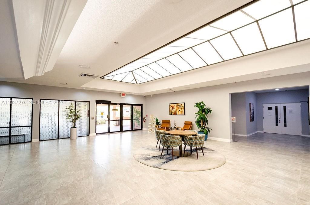 For Sale: $255,000 (2 beds, 2 baths, 1370 Square Feet)