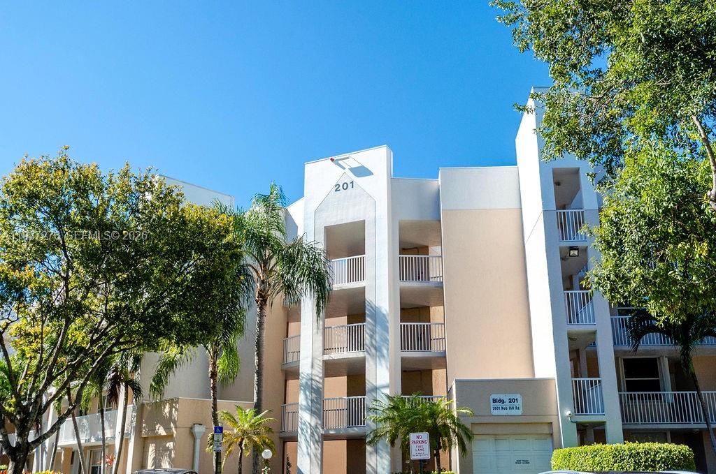 For Sale: $255,000 (2 beds, 2 baths, 1370 Square Feet)