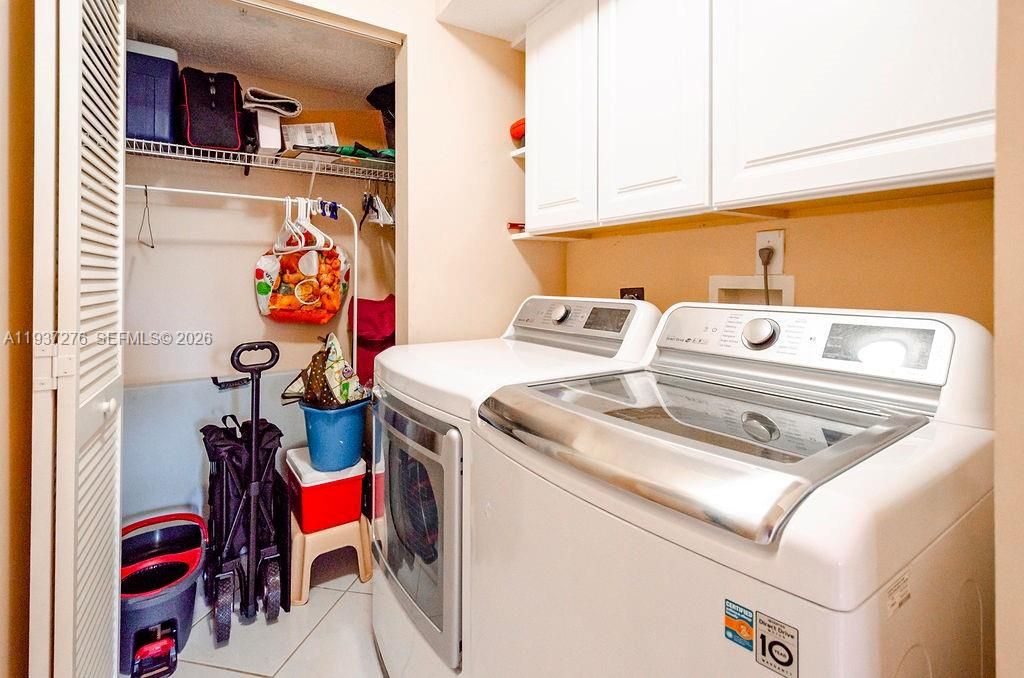 For Sale: $255,000 (2 beds, 2 baths, 1370 Square Feet)