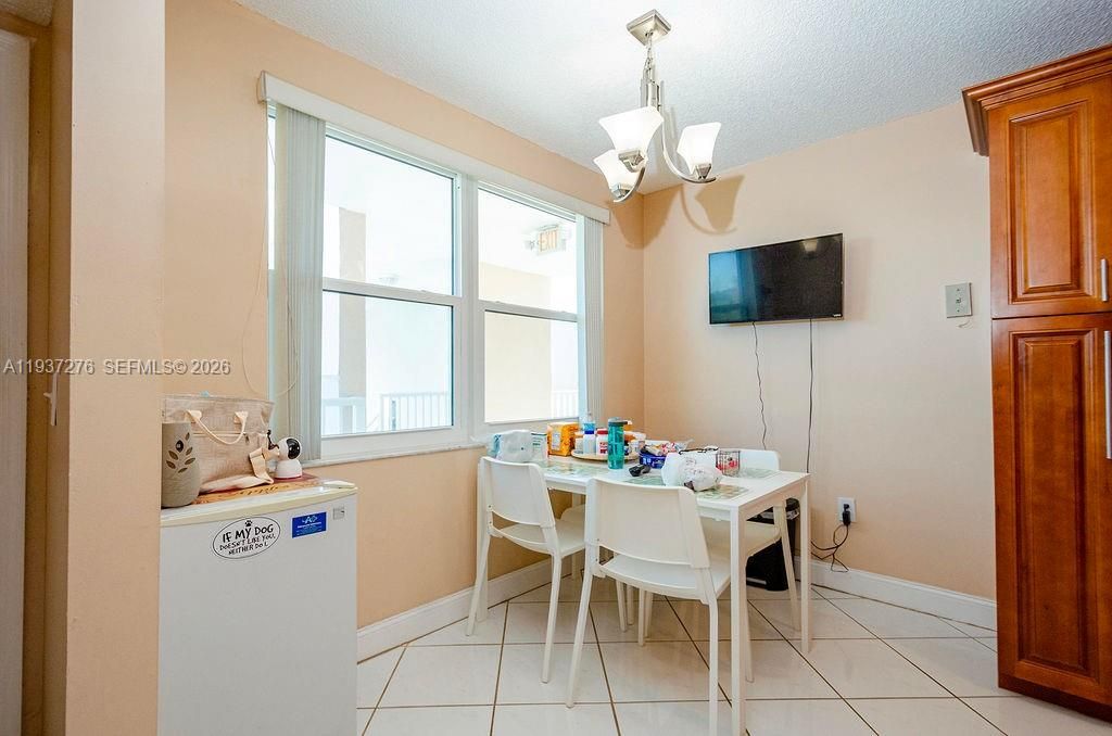 For Sale: $255,000 (2 beds, 2 baths, 1370 Square Feet)