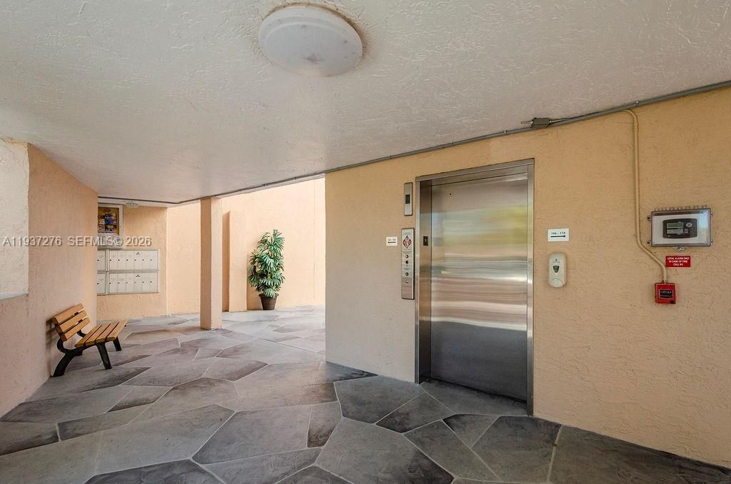 For Sale: $255,000 (2 beds, 2 baths, 1370 Square Feet)