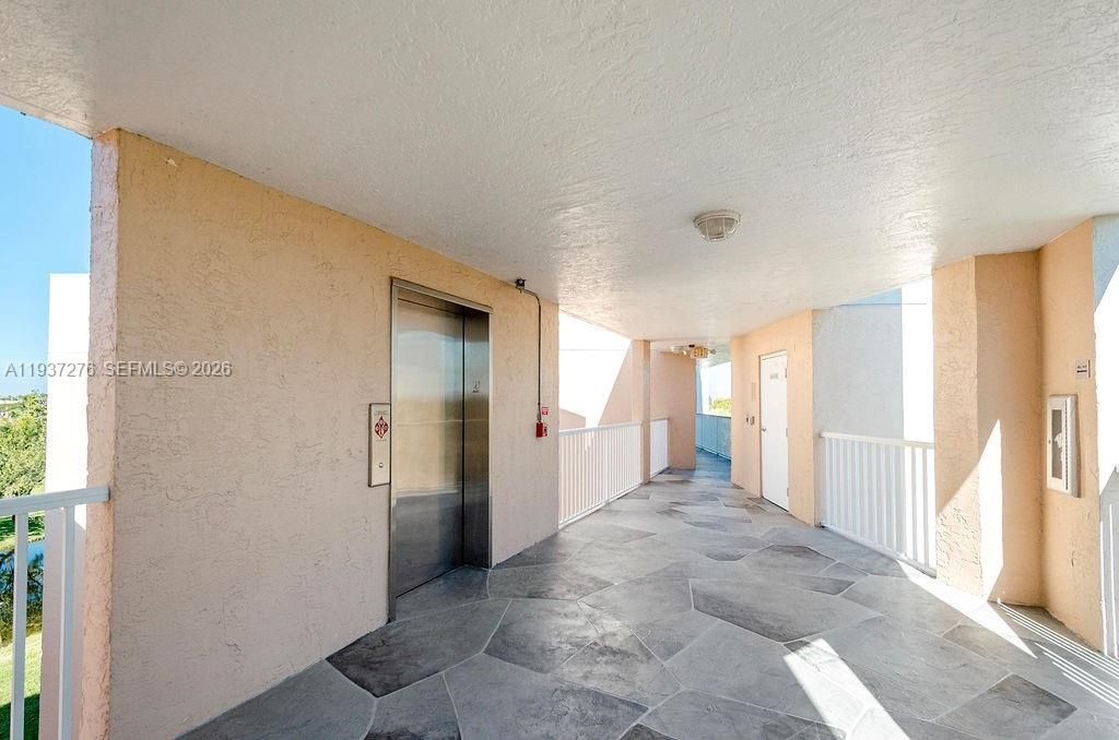 For Sale: $255,000 (2 beds, 2 baths, 1370 Square Feet)