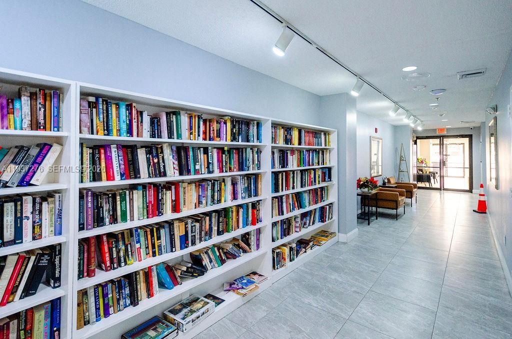 For Sale: $255,000 (2 beds, 2 baths, 1370 Square Feet)