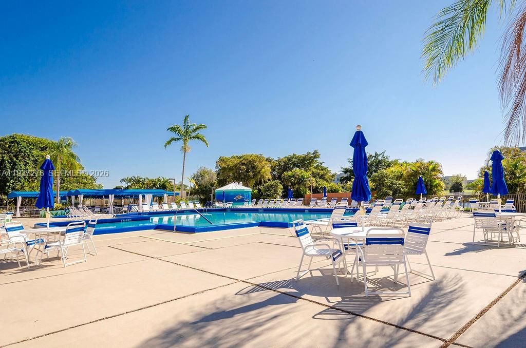 For Sale: $255,000 (2 beds, 2 baths, 1370 Square Feet)