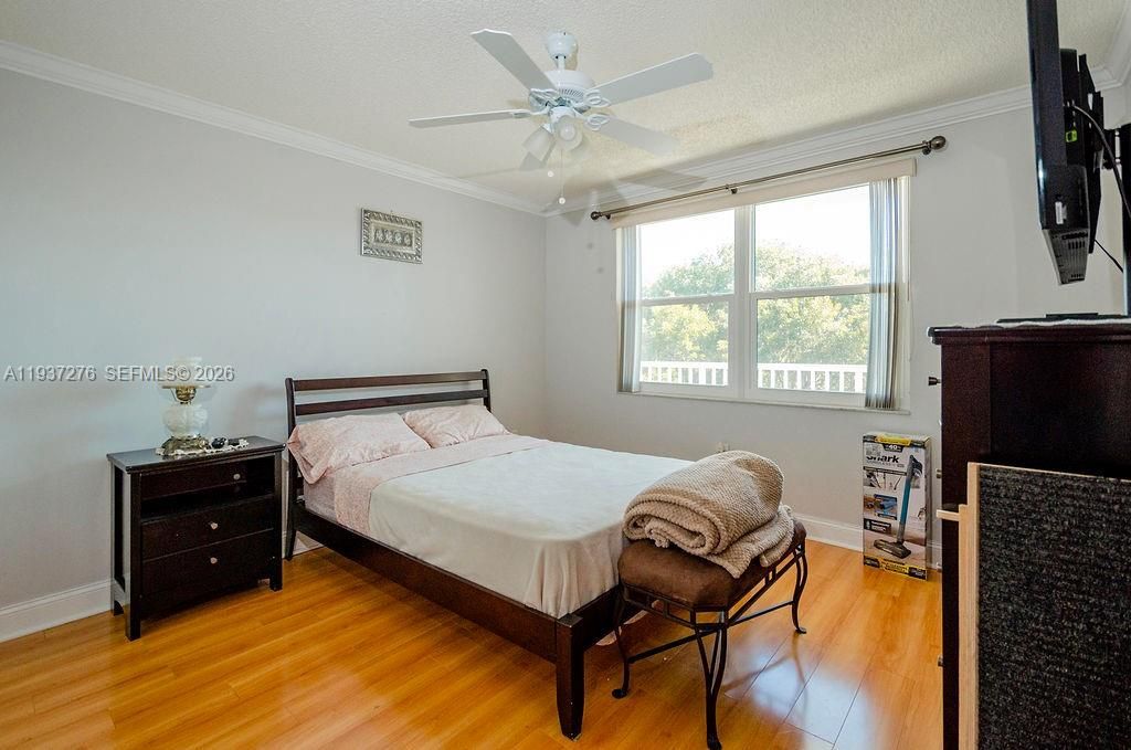 For Sale: $255,000 (2 beds, 2 baths, 1370 Square Feet)