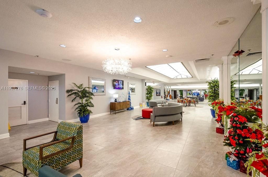 For Sale: $255,000 (2 beds, 2 baths, 1370 Square Feet)