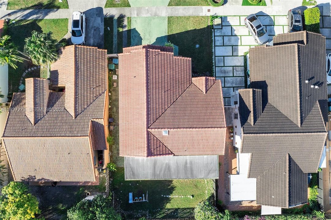 En Venta: $710,000 (4 camas, 3 baños, 2506 Pies cuadrados)