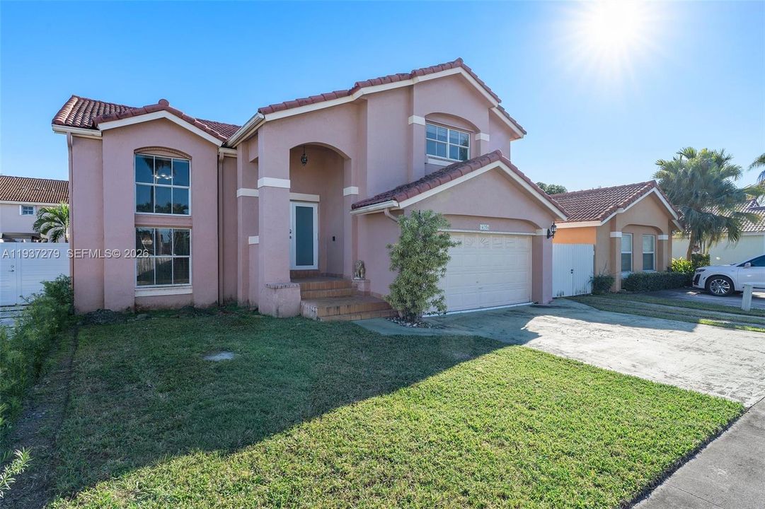 En Venta: $710,000 (4 camas, 3 baños, 2506 Pies cuadrados)