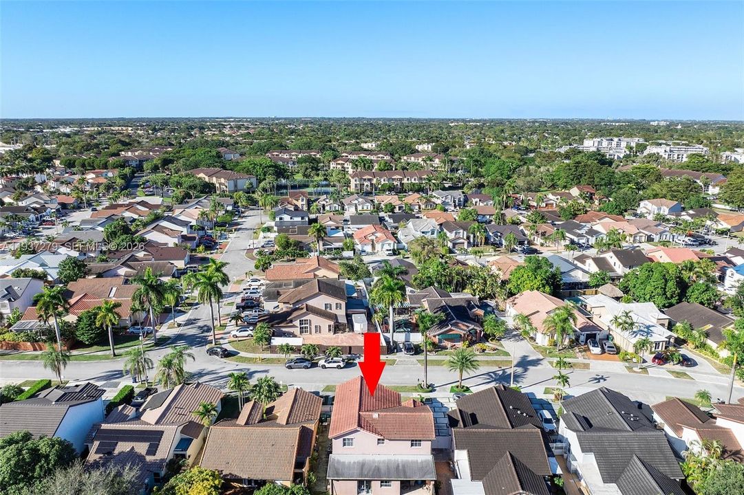 En Venta: $710,000 (4 camas, 3 baños, 2506 Pies cuadrados)