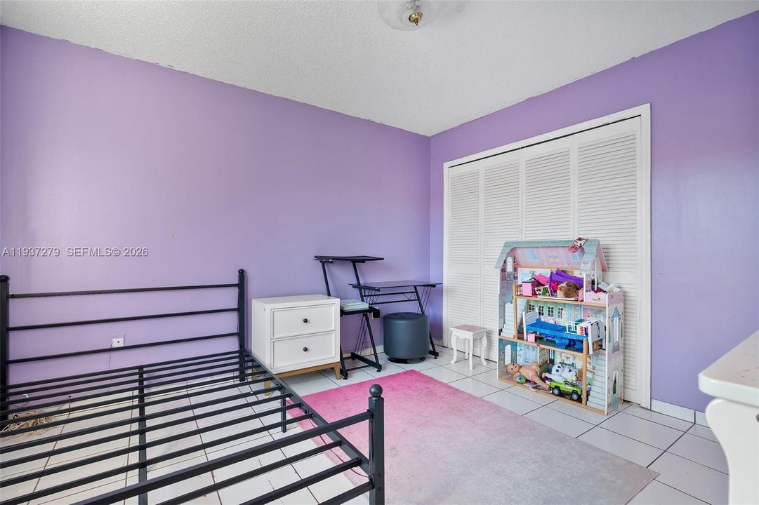 En Venta: $710,000 (4 camas, 3 baños, 2506 Pies cuadrados)