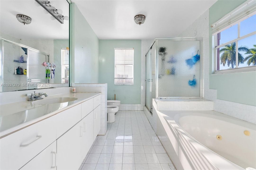 En Venta: $710,000 (4 camas, 3 baños, 2506 Pies cuadrados)