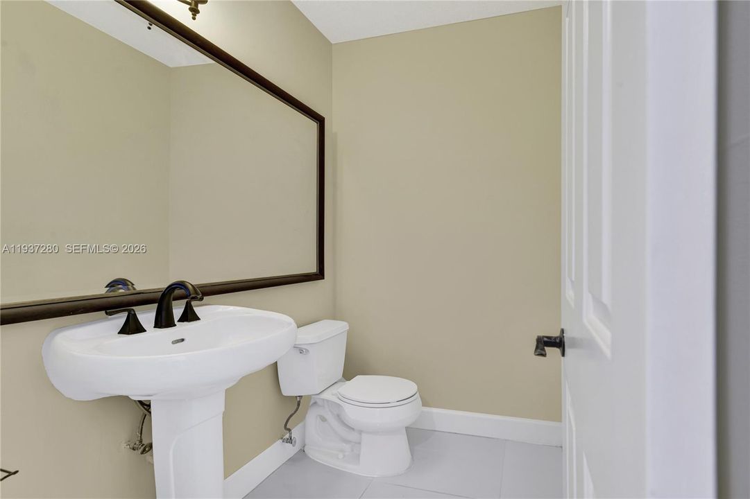 En Venta: $474,990 (2 camas, 2 baños, 1588 Pies cuadrados)