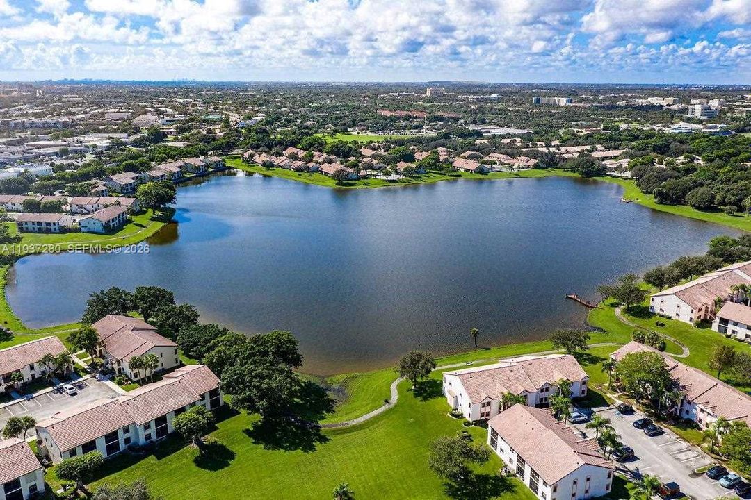 En Venta: $474,990 (2 camas, 2 baños, 1588 Pies cuadrados)