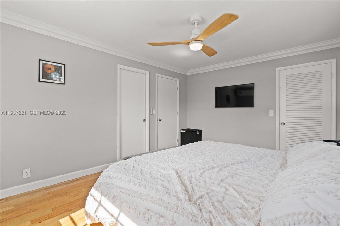 For Sale: $749,000 (4 beds, 2 baths, 1926 Square Feet)