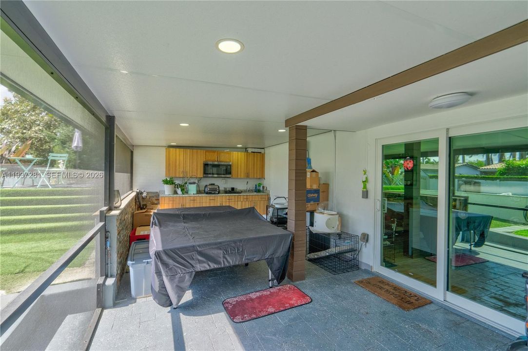 For Sale: $749,000 (4 beds, 2 baths, 1926 Square Feet)