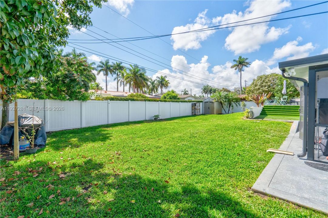 For Sale: $749,000 (4 beds, 2 baths, 1926 Square Feet)