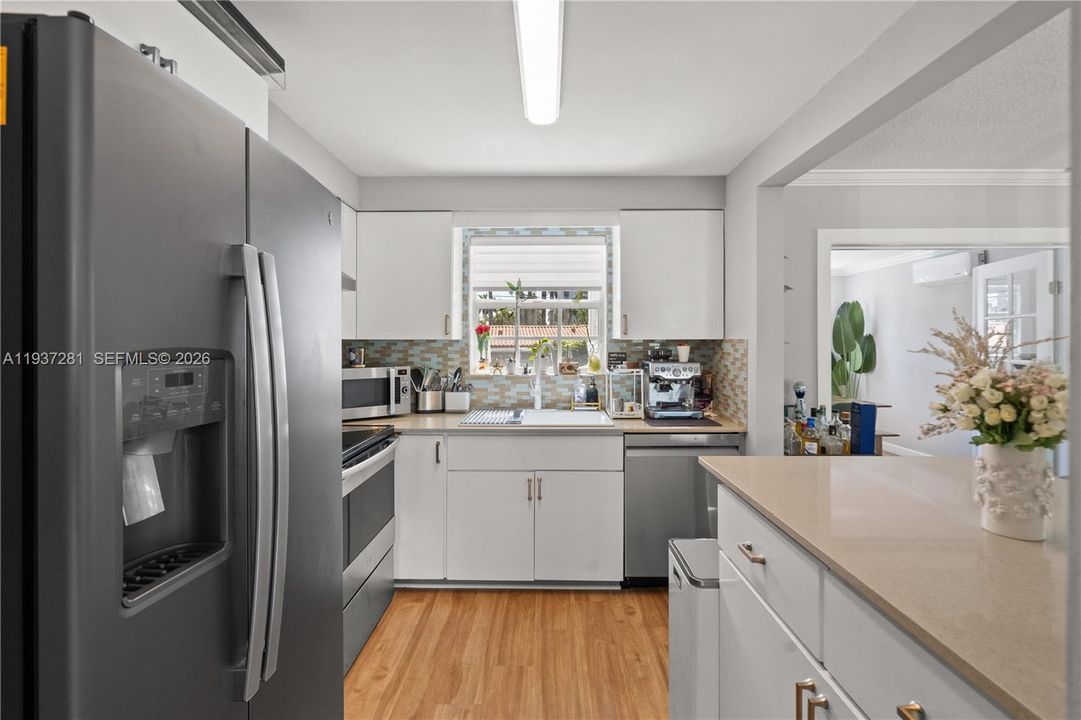 For Sale: $749,000 (4 beds, 2 baths, 1926 Square Feet)
