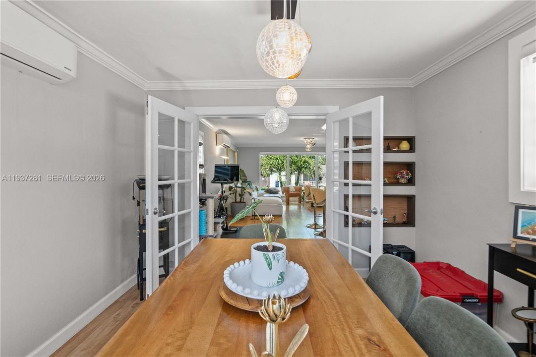 For Sale: $749,000 (4 beds, 2 baths, 1926 Square Feet)