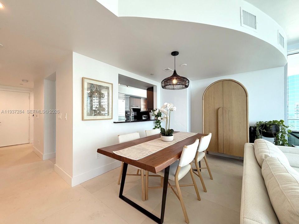 En Venta: $1,199,000 (2 camas, 2 baños, 1529 Pies cuadrados)