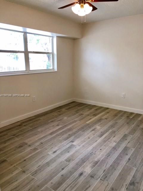 出租: $1,850 (1 贝兹, 1 浴室, 9916 平方英尺)